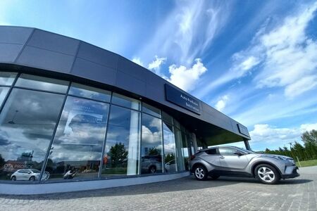 Toyota otworzyła w Bełchatowie siódmy salon specjalistycznej sieci dealerskiej Toyota Professional